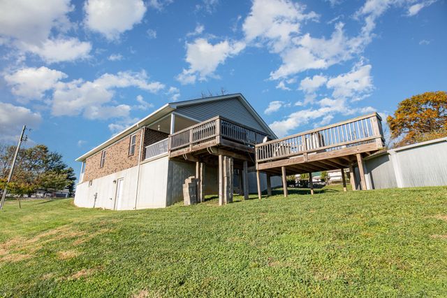 1395 E Rogers Road, Crittenden, KY 41030