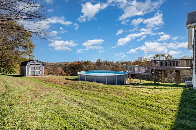 1395 E Rogers Road, Crittenden, KY 41030