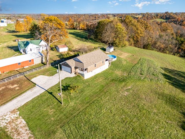 1395 E Rogers Road, Crittenden, KY 41030