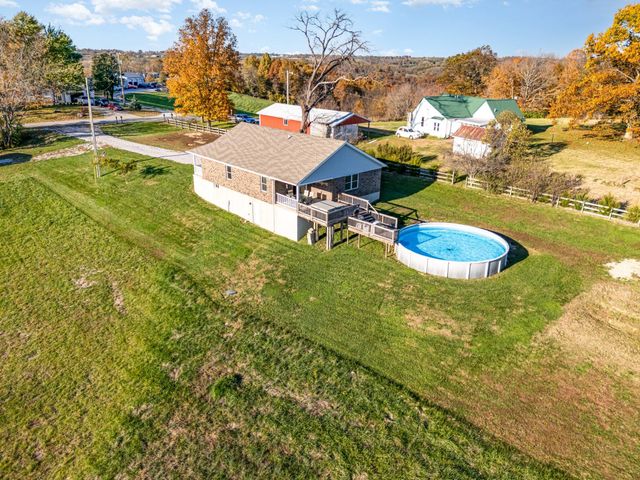 1395 E Rogers Road, Crittenden, KY 41030