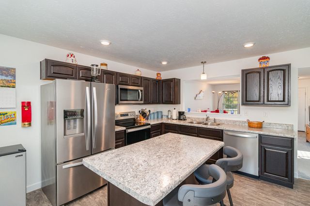 1395 E Rogers Road, Crittenden, KY 41030