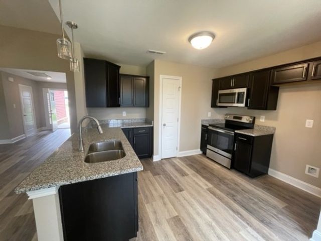 1228 Cardinal Creek Dr, Clarksville, TN 37040