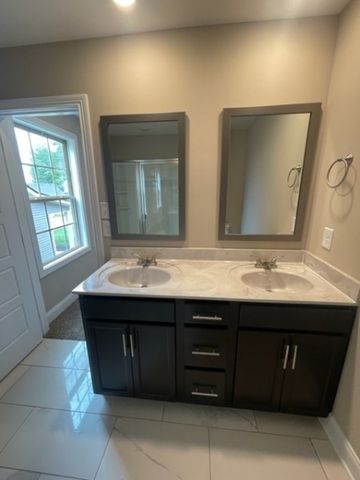 1228 Cardinal Creek Dr, Clarksville, TN 37040