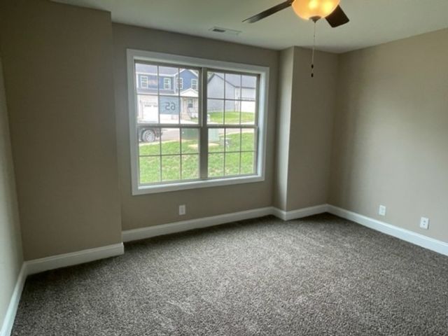 1228 Cardinal Creek Dr, Clarksville, TN 37040