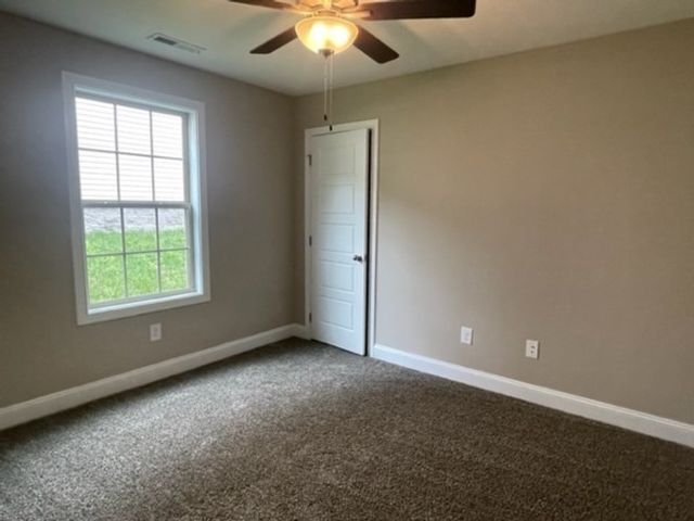 1228 Cardinal Creek Dr, Clarksville, TN 37040