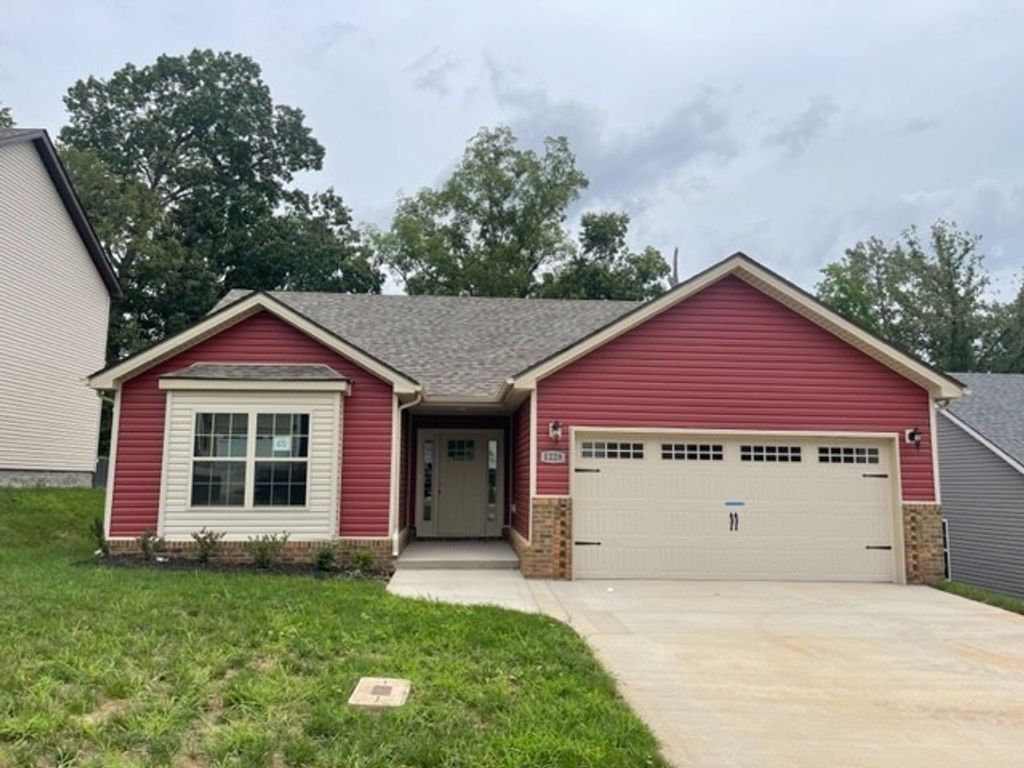 1228 Cardinal Creek Dr, Clarksville, TN 37040