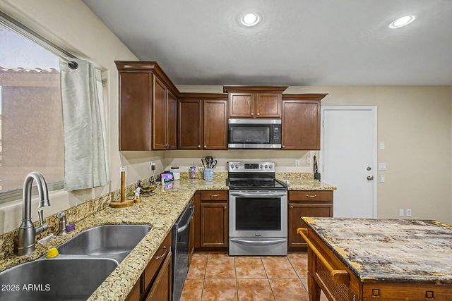 5260 W BELMONT Avenue, Glendale, AZ 85301