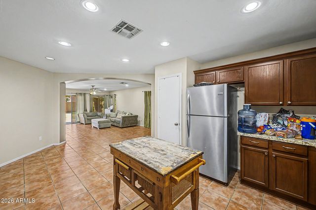 5260 W BELMONT Avenue, Glendale, AZ 85301