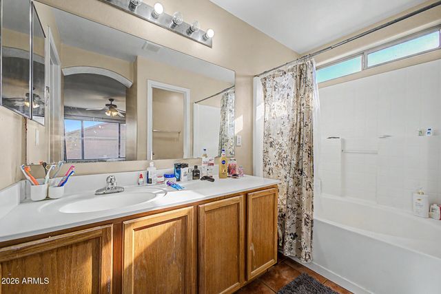 5260 W BELMONT Avenue, Glendale, AZ 85301