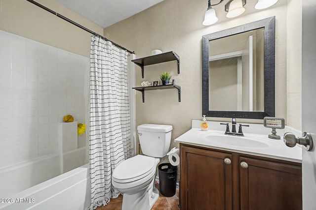 5260 W BELMONT Avenue, Glendale, AZ 85301