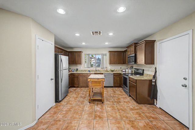 5260 W BELMONT Avenue, Glendale, AZ 85301