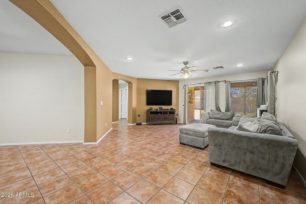 5260 W BELMONT Avenue, Glendale, AZ 85301 — photo 4