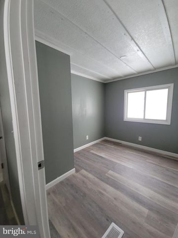 7 BUTTONWOOD LN, Carlisle, PA 17015