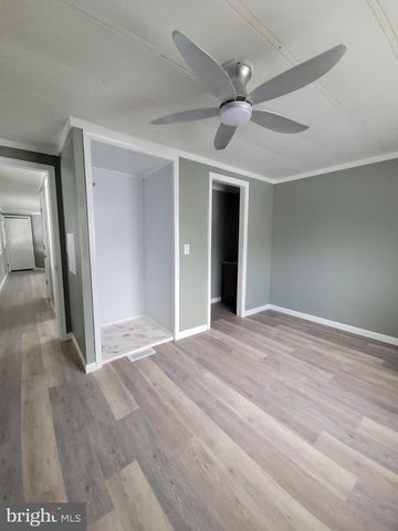 7 BUTTONWOOD LN, Carlisle, PA 17015