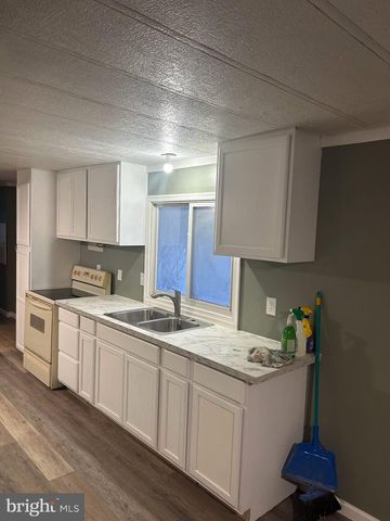 7 BUTTONWOOD LN, Carlisle, PA 17015