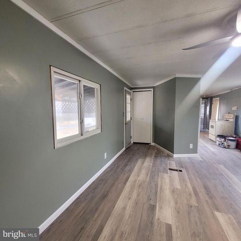 7 BUTTONWOOD LN, Carlisle, PA 17015