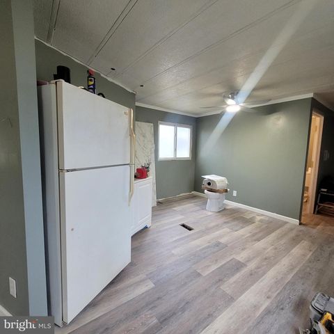 7 BUTTONWOOD LN, Carlisle, PA 17015