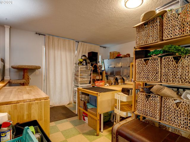 9250 Ne LEVEE Rd, Portland, OR 97211