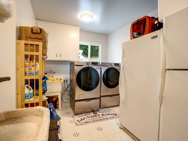 9250 Ne LEVEE Rd, Portland, OR 97211