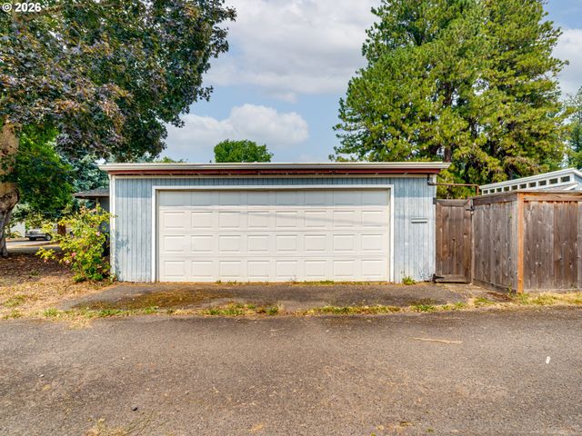 9250 Ne LEVEE Rd, Portland, OR 97211