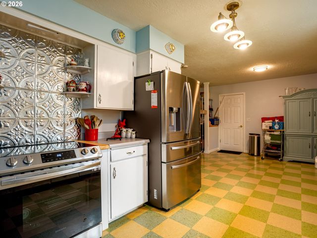 9250 Ne LEVEE Rd, Portland, OR 97211
