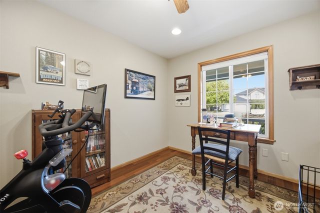 913 N Pine Court, Lynden, WA 98264