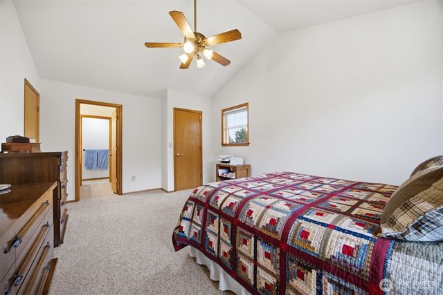 913 N Pine Court, Lynden, WA 98264