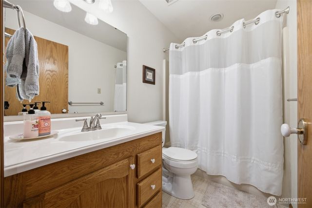 913 N Pine Court, Lynden, WA 98264