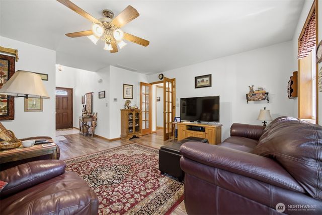 913 N Pine Court, Lynden, WA 98264