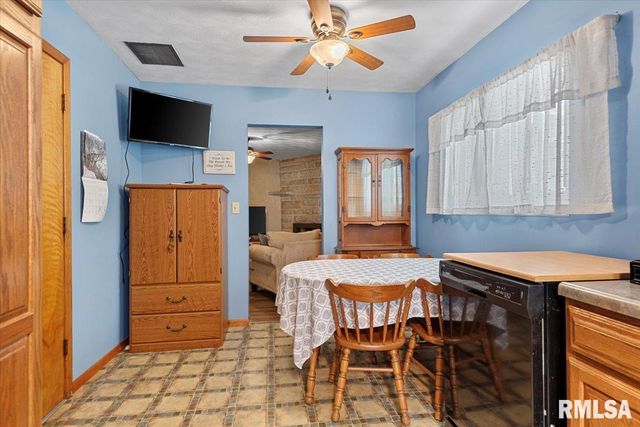 10 ROYAL Road, Springfield, IL 62702