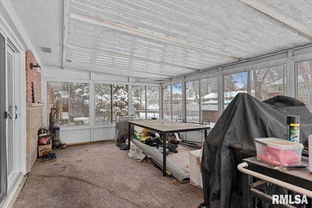 10 ROYAL Road, Springfield, IL 62702