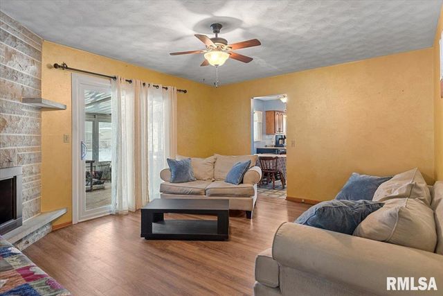 10 ROYAL Road, Springfield, IL 62702