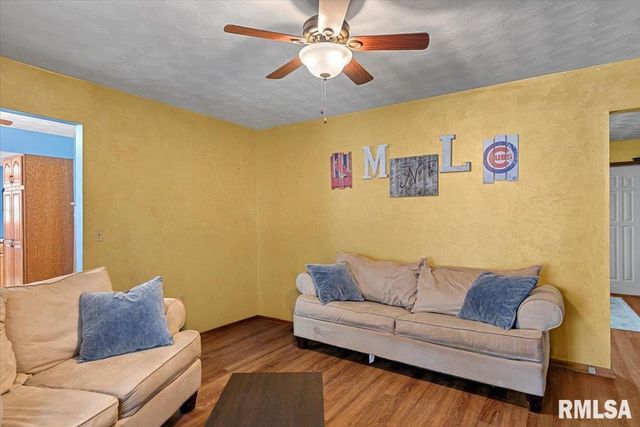 10 ROYAL Road, Springfield, IL 62702