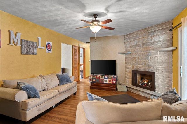 10 ROYAL Road, Springfield, IL 62702