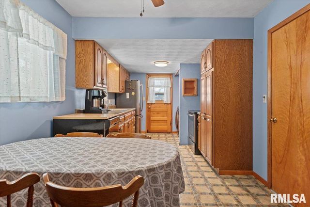 10 ROYAL Road, Springfield, IL 62702