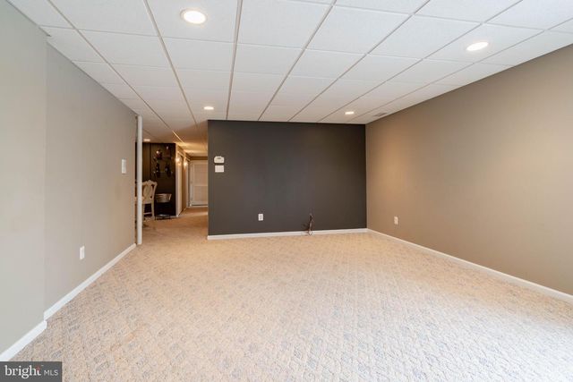 1 COSTA CT, Langhorne, PA 19047