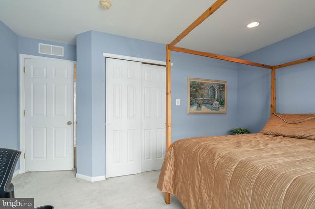 1 COSTA CT, Langhorne, PA 19047