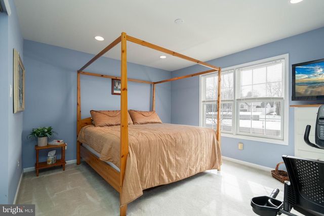 1 COSTA CT, Langhorne, PA 19047