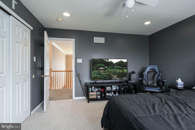 1 COSTA CT, Langhorne, PA 19047