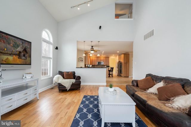 1 COSTA CT, Langhorne, PA 19047