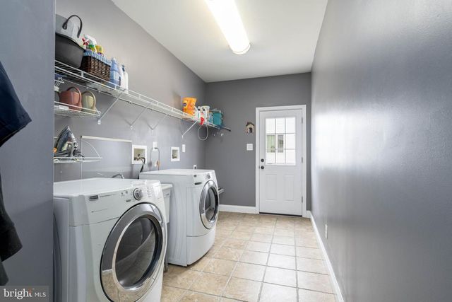 1 COSTA CT, Langhorne, PA 19047