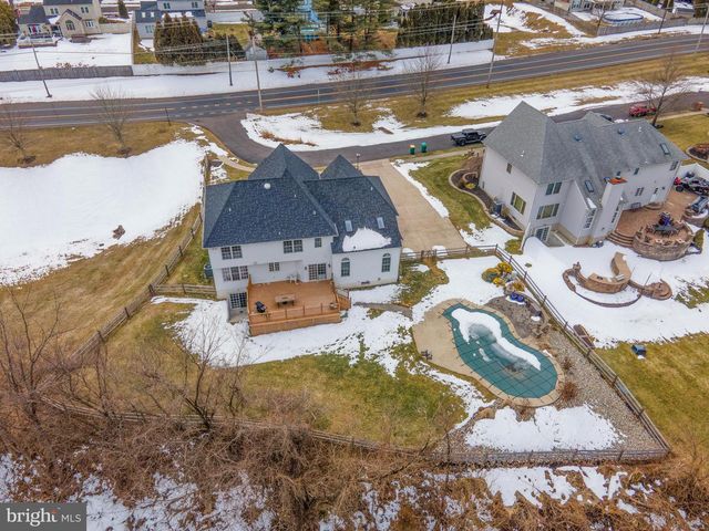 1 COSTA CT, Langhorne, PA 19047