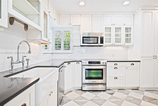 2396 SW 20th St, Miami, FL 33145