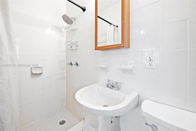 2396 SW 20th St, Miami, FL 33145