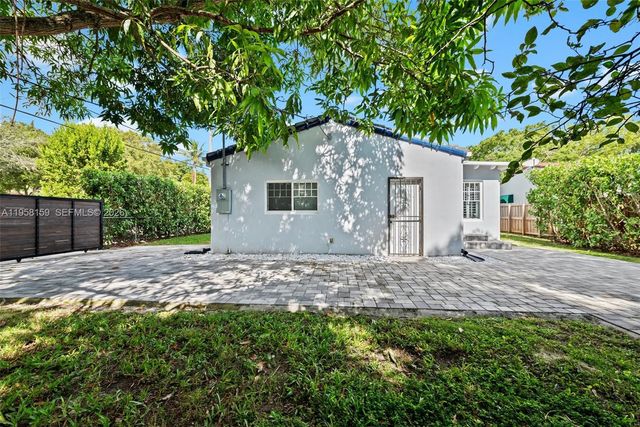 2396 SW 20th St, Miami, FL 33145