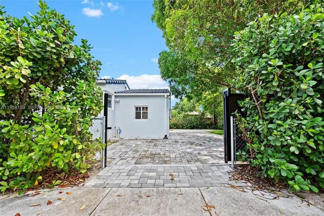 2396 SW 20th St, Miami, FL 33145