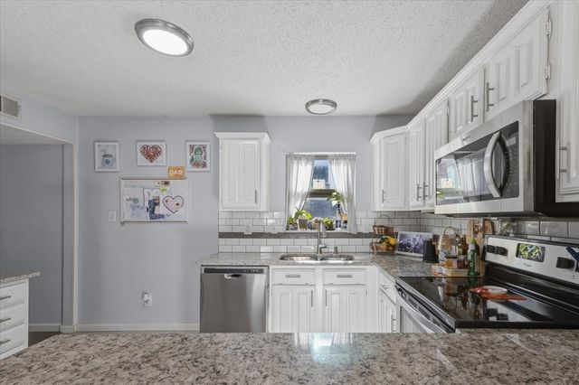 315 Stoneledge Drive, Irving, TX 75063