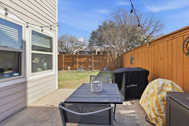 315 Stoneledge Drive, Irving, TX 75063