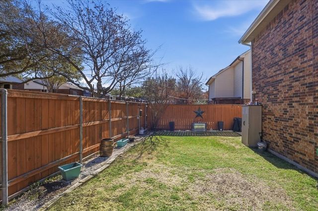 315 Stoneledge Drive, Irving, TX 75063