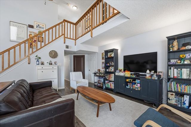 315 Stoneledge Drive, Irving, TX 75063